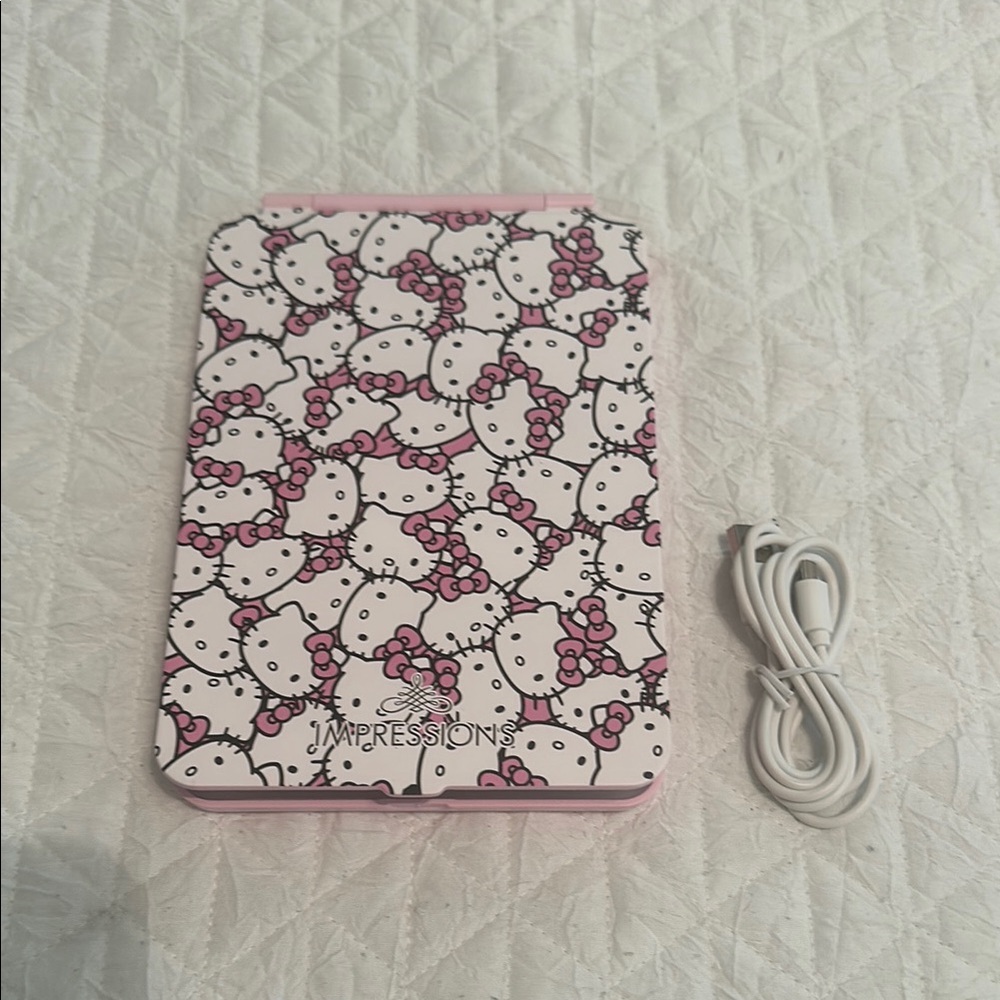 Impressions Hello Kitty Portable Makeup Mirror and Charger - Pink